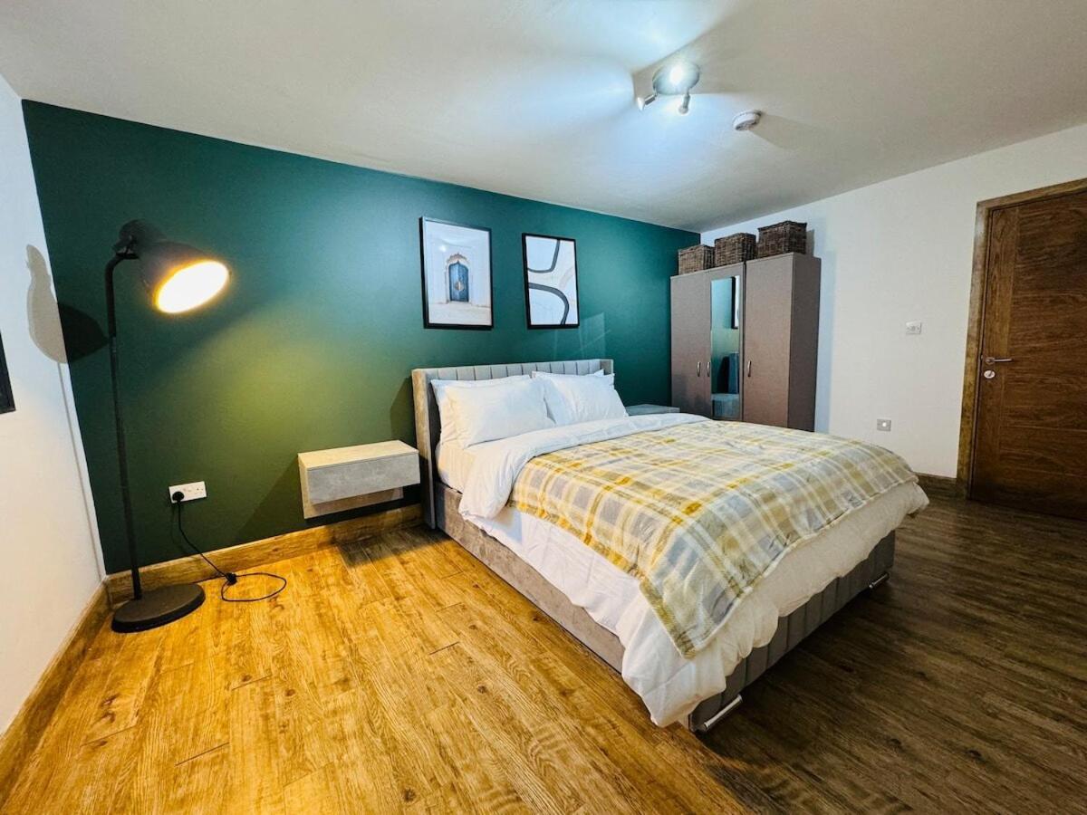 The Edge Ft1 Apartment