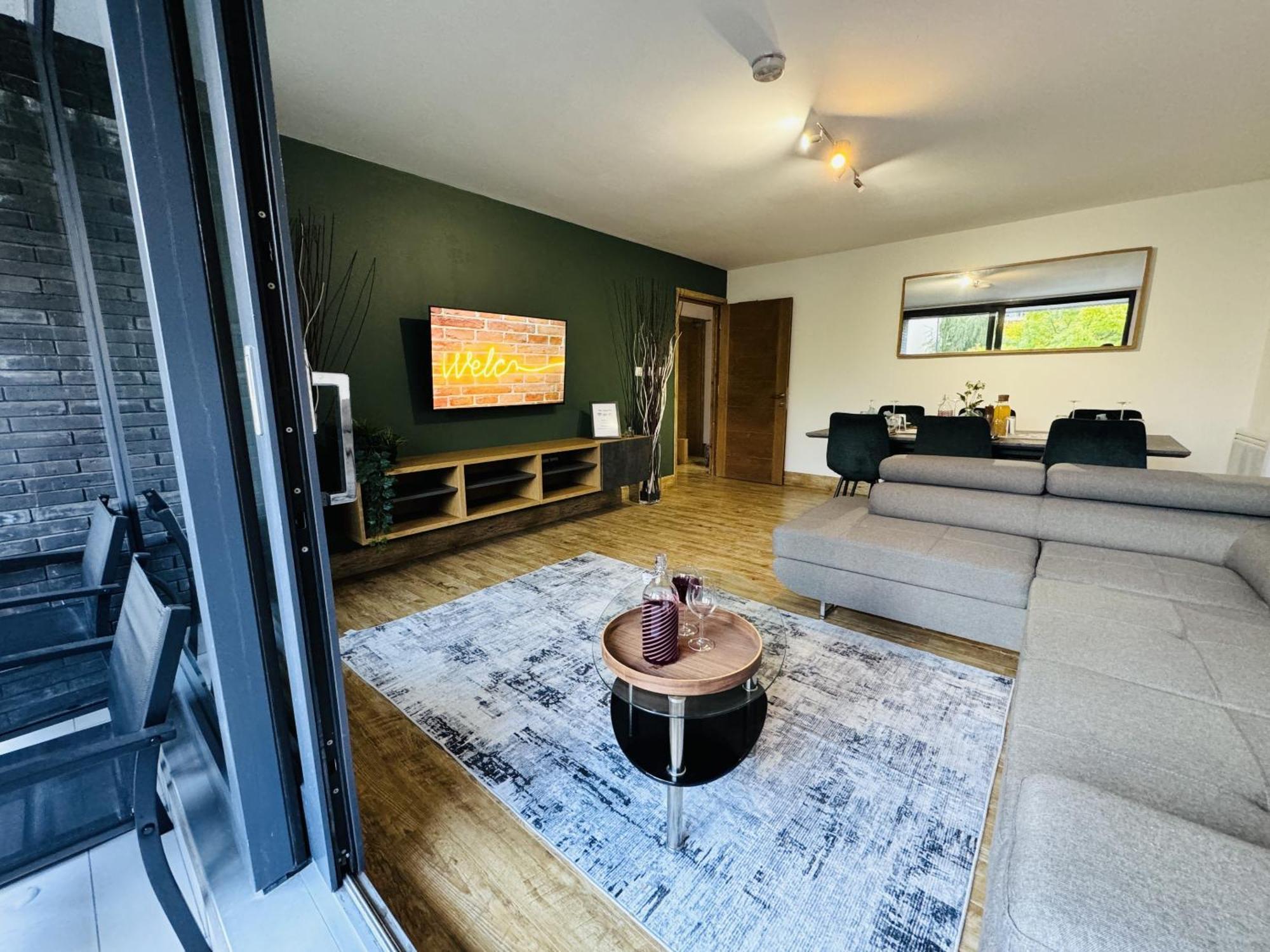 The Edge Ft1 Apartment